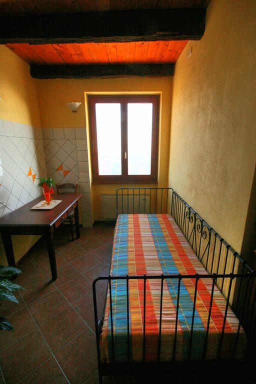 Azienda Agrituristica Alcastle Montabone Bagian luar foto